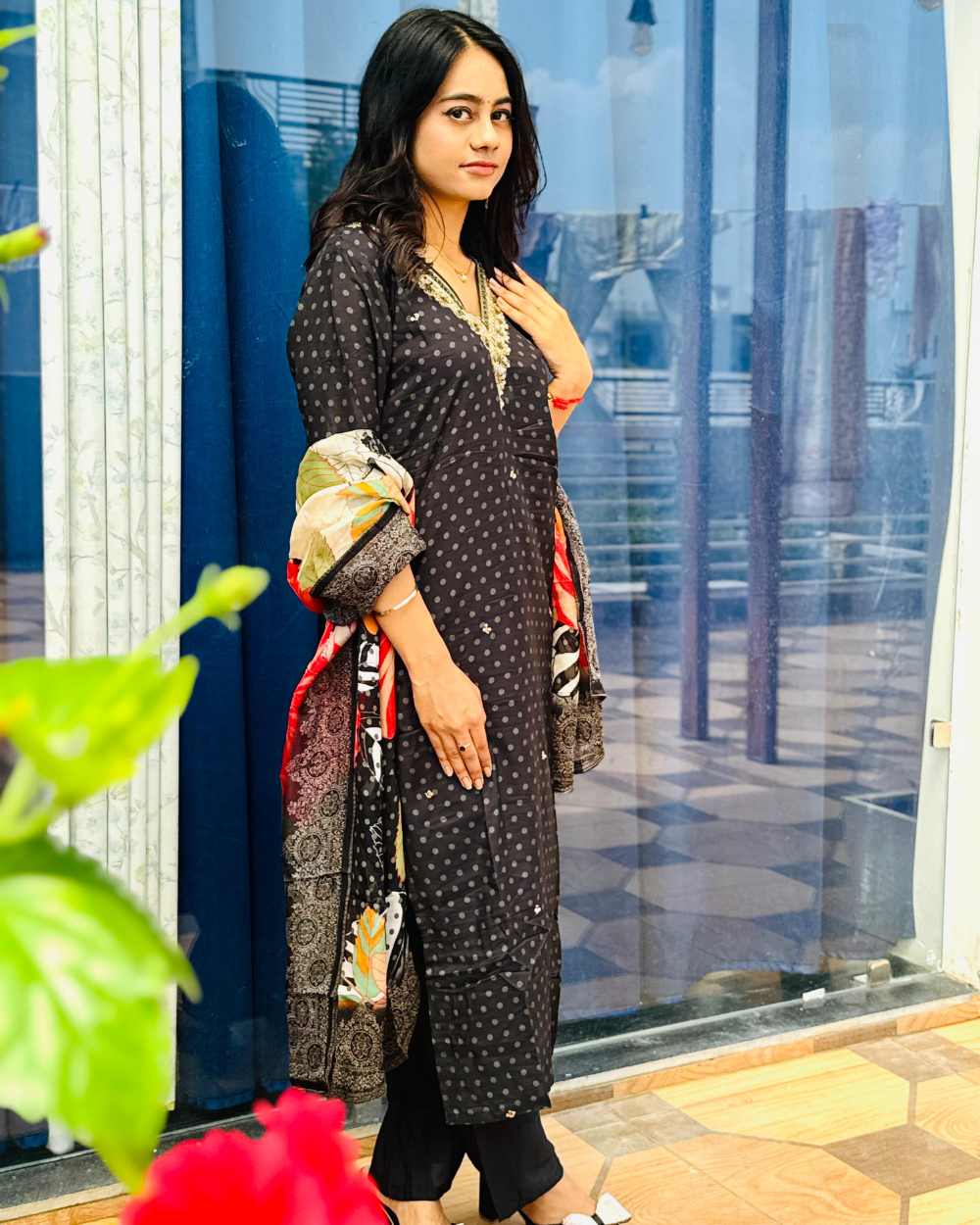 TANRAAYA Black V neck Kurta Pant set with floral Dupatta - Image 4