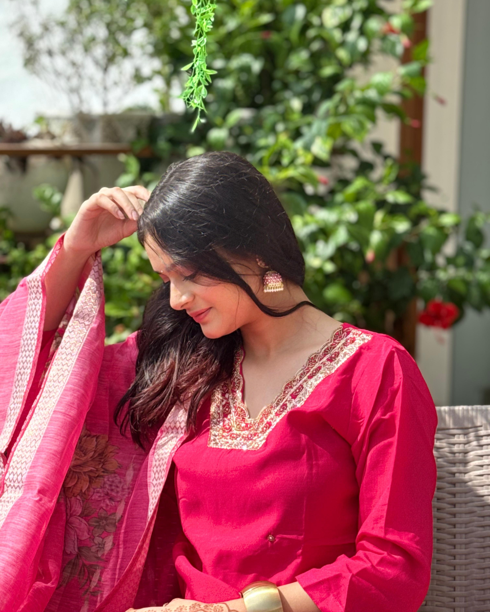 TANRAAYA Magenta Embroidered V neck Kurta Pant Set with Floral Dupatta - Image 4