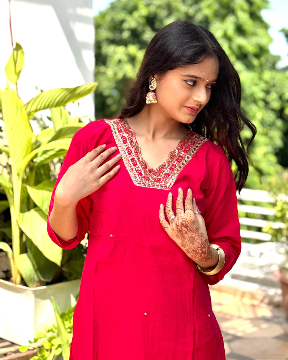 TANRAAYA Magenta Embroidered V neck Kurta Pant Set with Floral Dupatta - Image 3